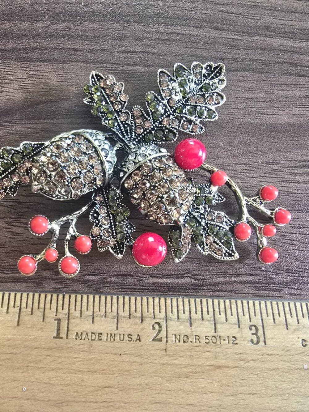 Vintage Christmas/Fall Acorn/Leaf Brooch
